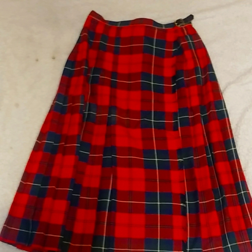 Women's dress Kilt. Made by marks and Spencer (Britain) pure wool.